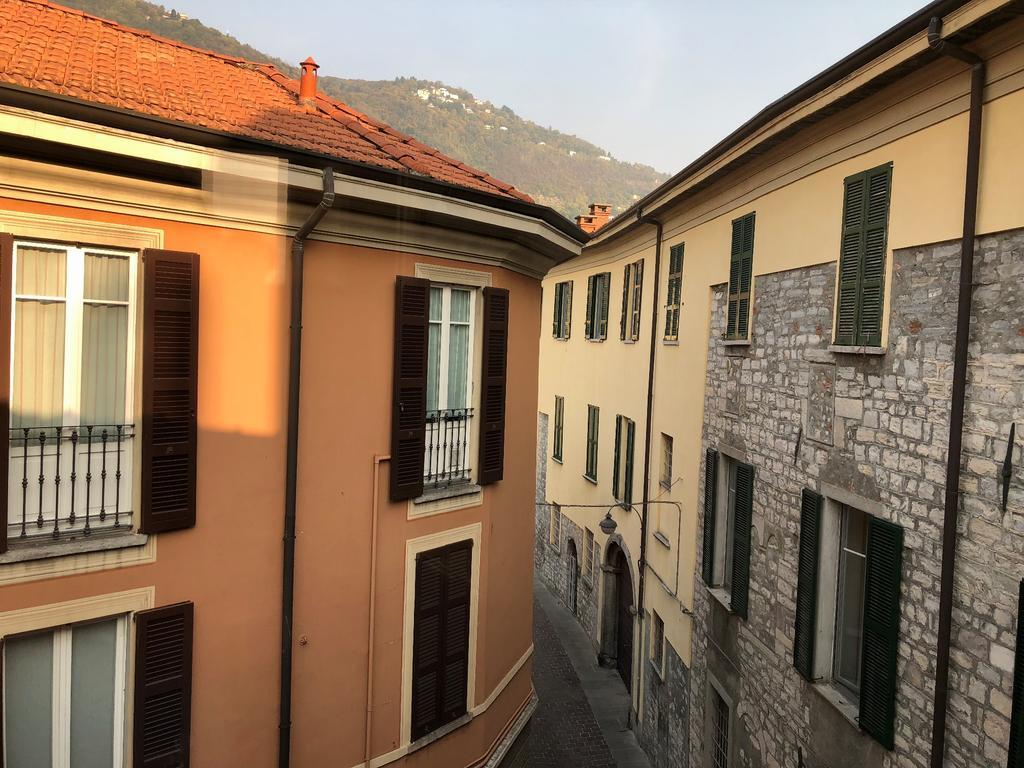 Ancient Courtyard Bonanomi 2 Bedroom Apartment Como Exterior foto