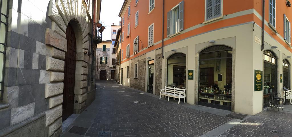 Ancient Courtyard Bonanomi 2 Bedroom Apartment Como Exterior foto