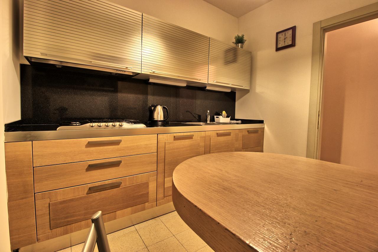 Ancient Courtyard Bonanomi 2 Bedroom Apartment Como Exterior foto